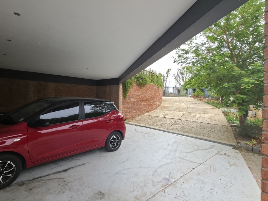 5 Bedroom Property for Sale in Noorsekloof Eastern Cape